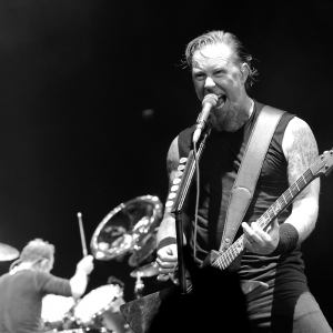 James_Hetfield_live_in_London_2008-09-15_2.jpg