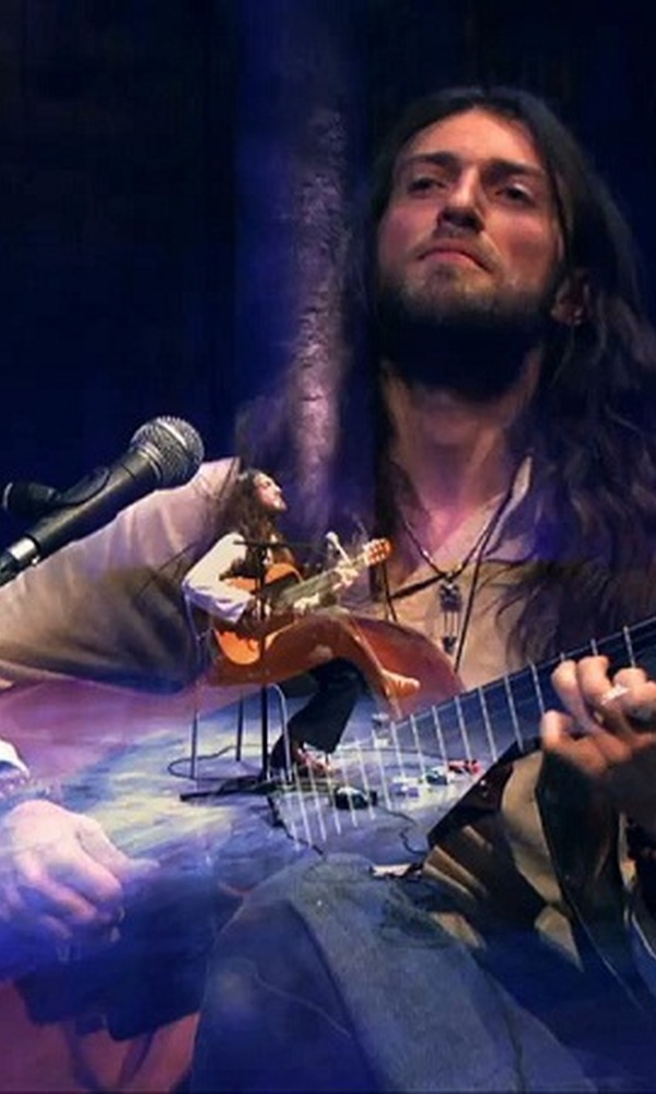 吉他吟游诗人Estas Tonne 推荐大家听听[Photo4_estas.jpg]