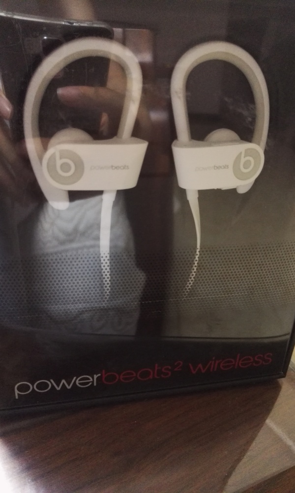 [二手全新]powerbeats 2耳机 白色[IMG_20160818_205644.jpg]