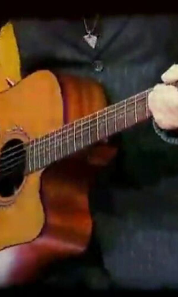 谁知道这把吉他是什么牌子？[smallbitmapS70301-183528.jpg]