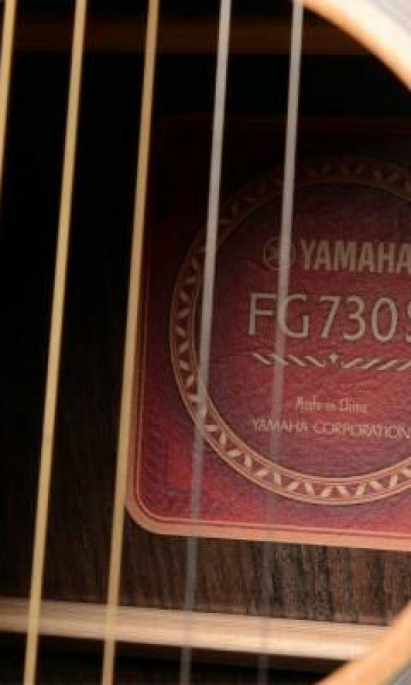 雅马哈FG730s吉他，演奏神器[smallbitmapu=224081803,2416701955&amp;fm=27&amp;gp=0.jpg]