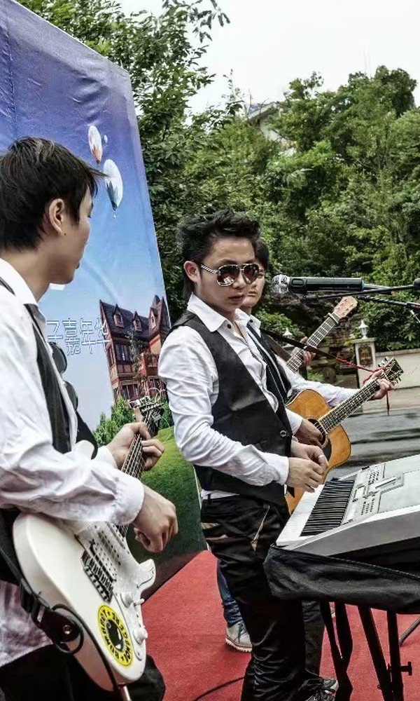 教你弹吉他[image.jpg]