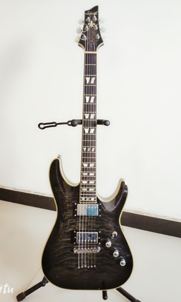 出9成新 韩产电吉他 schecter custom c1 ，买不买无所谓哥哥们来捧捧场[1.jpg]