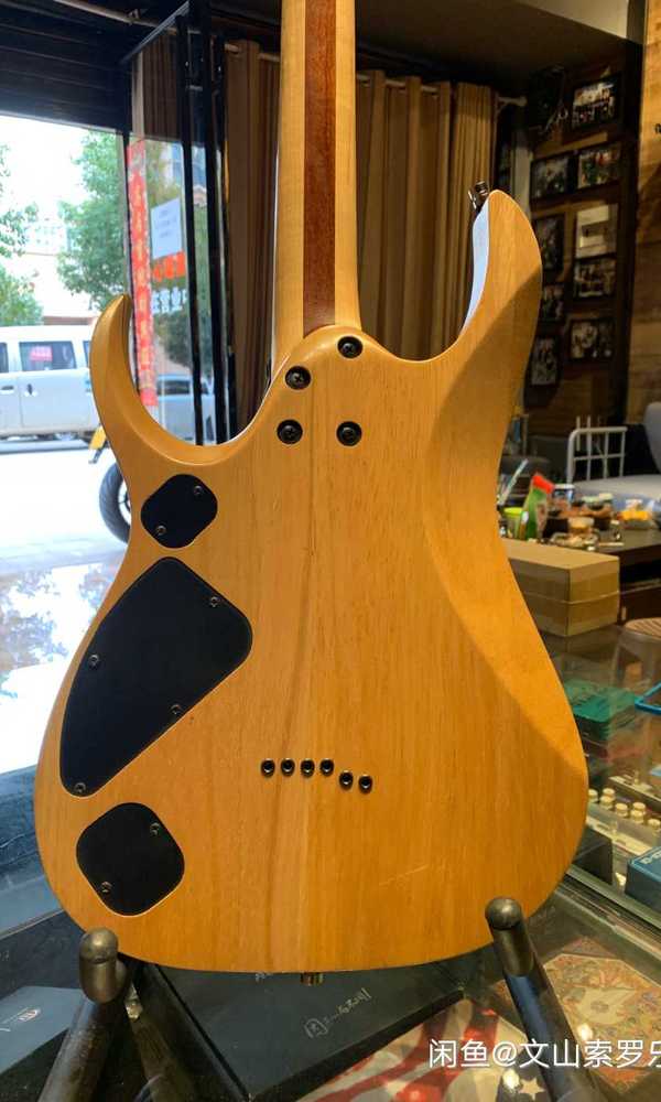 出一把ibanez RGDix6[image.jpg]