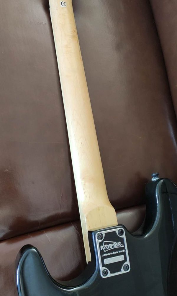 出一把电吉他kramer[image.jpg]