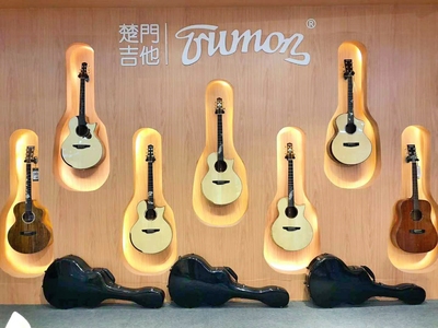 图9：2019年上海展中楚门的展示柜.jpg