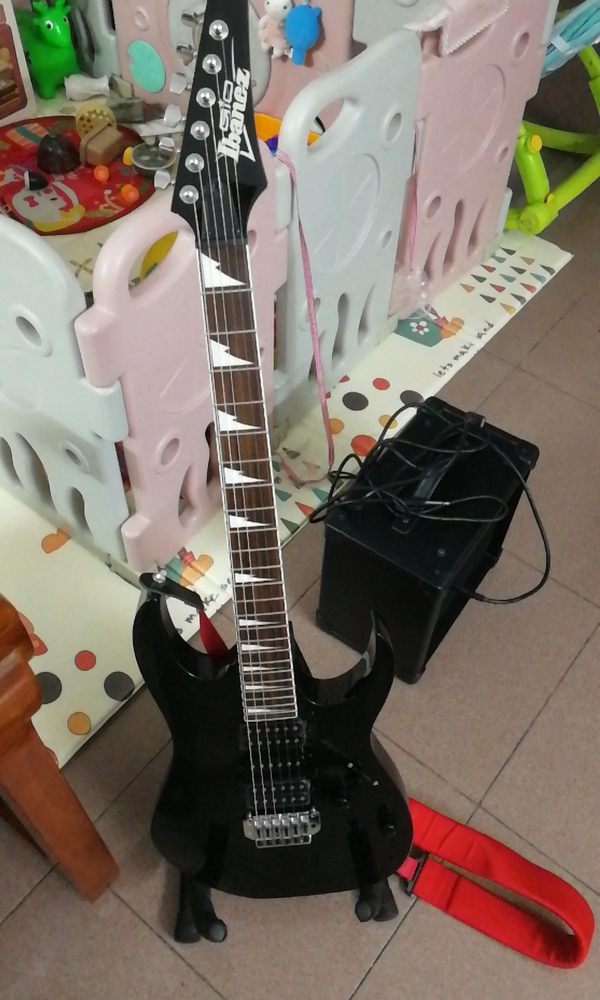 Ibanez依班娜GRG170DX-BKN夜黑色专业小双摇颤音系统24品初学入门电吉他（黑色）[image.jpg]