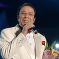 杨洪基