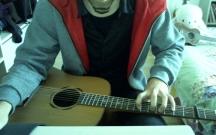 【一本正经学吉他】老司（shen）机（shi）教大家如何用单身二十年的麒麟臂来按琴弦